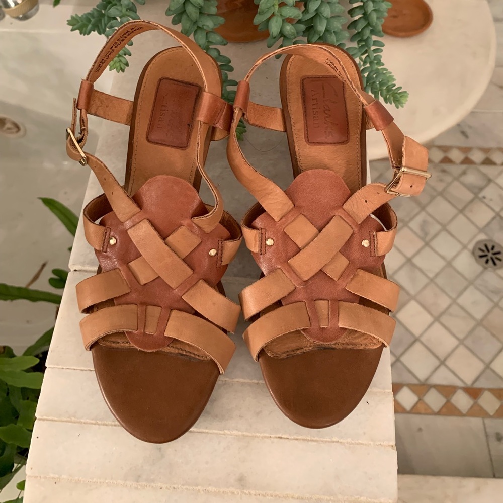 Clark’s two tone leather sling back heels